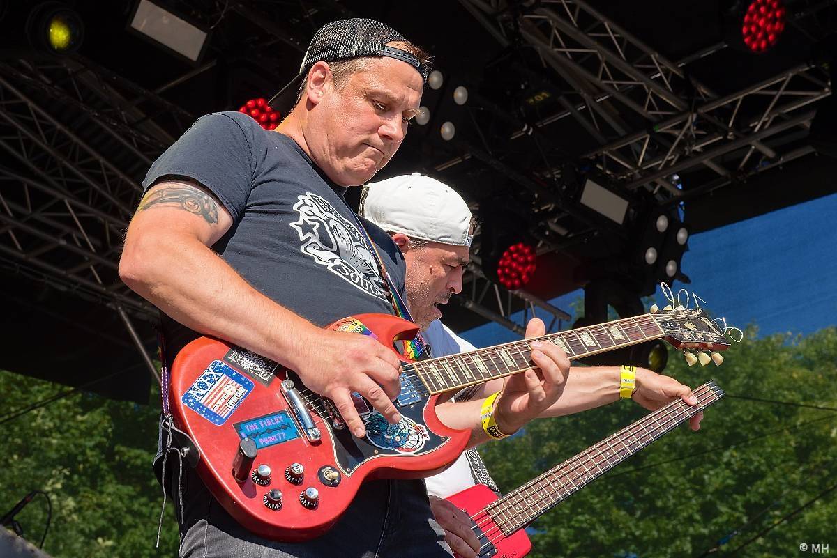 Rok 2023 objektivem fotografů | Rocker Martin Hanáček fotil Avatar, Arakain, Dymytry, Fata Morganu i J.A.R. či E!E