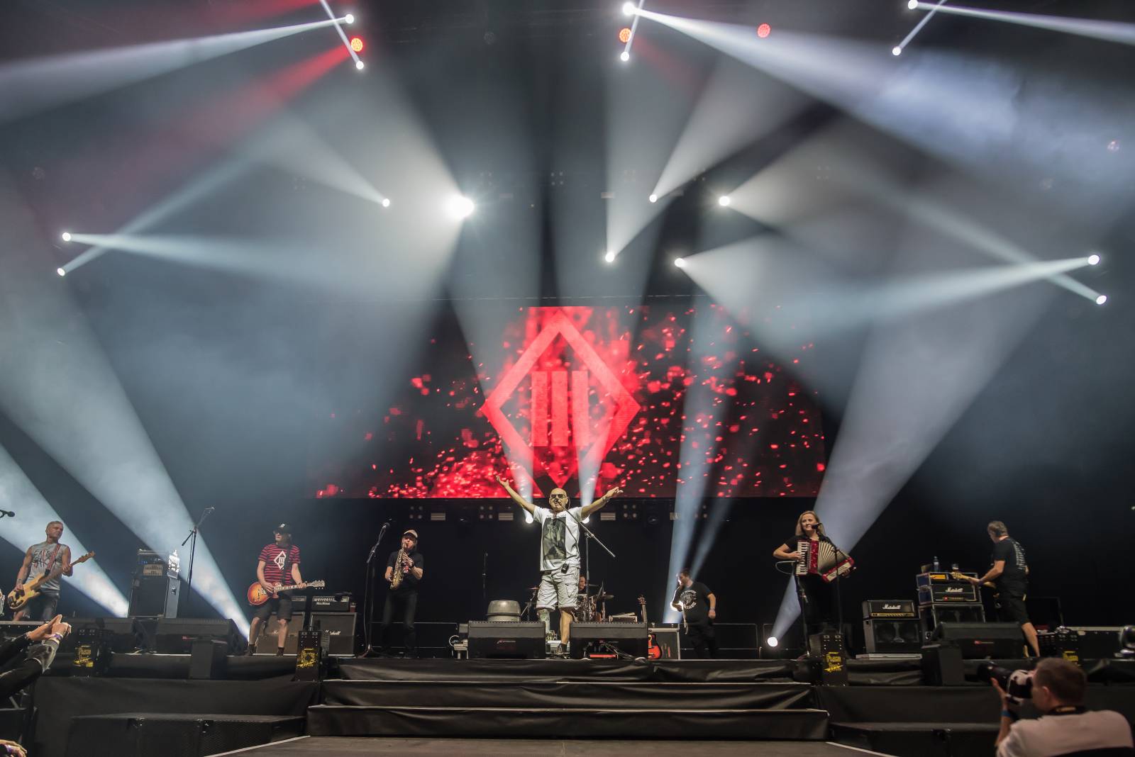 Tři sestry a Horkýže Slíže stylově zakončili turné, v O2 areně odehráli show plnou hitů