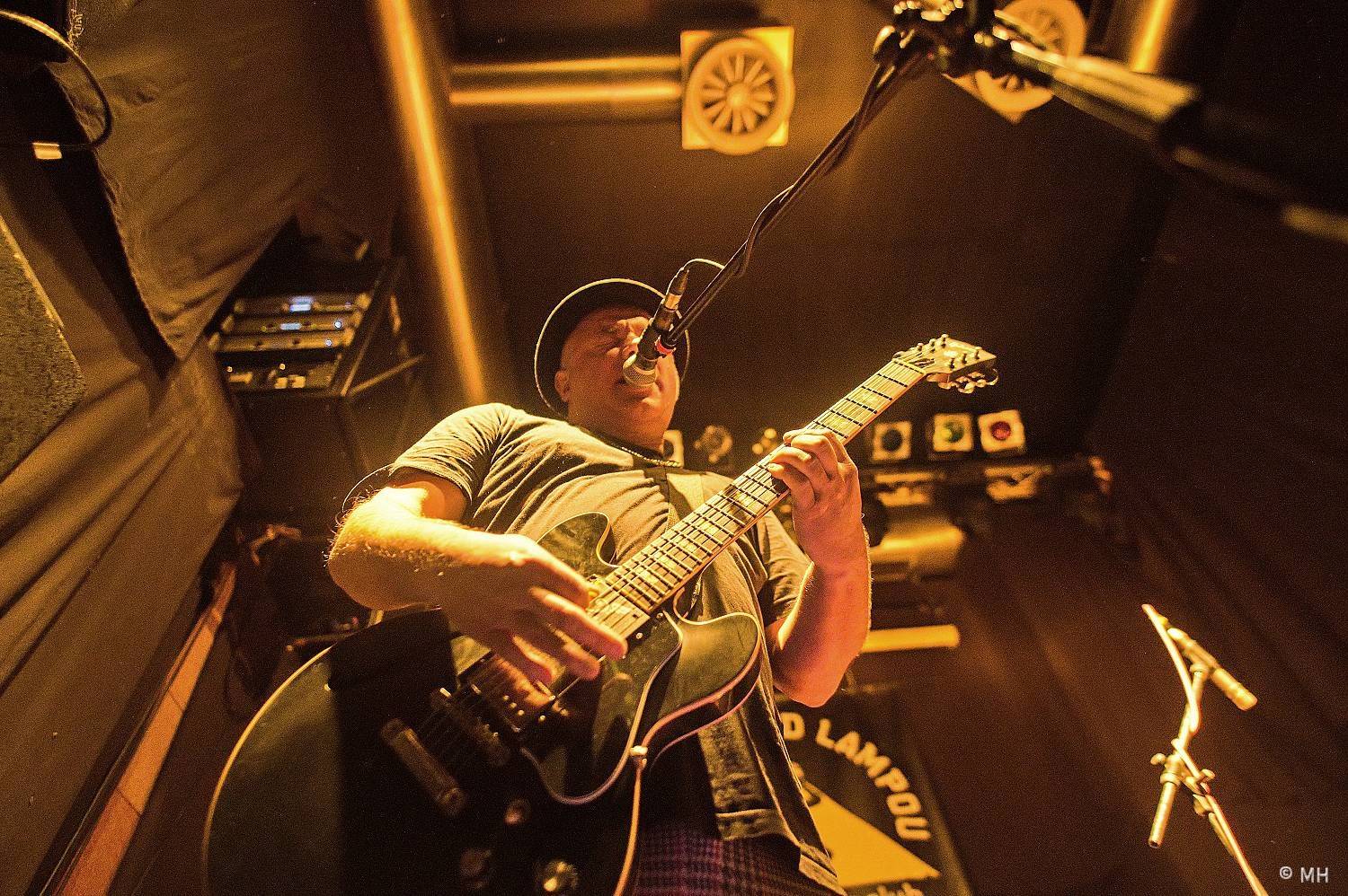 Večer plný punku. A Clan of Wolves a Arrogant Twins zakončili v Plzni společné turné