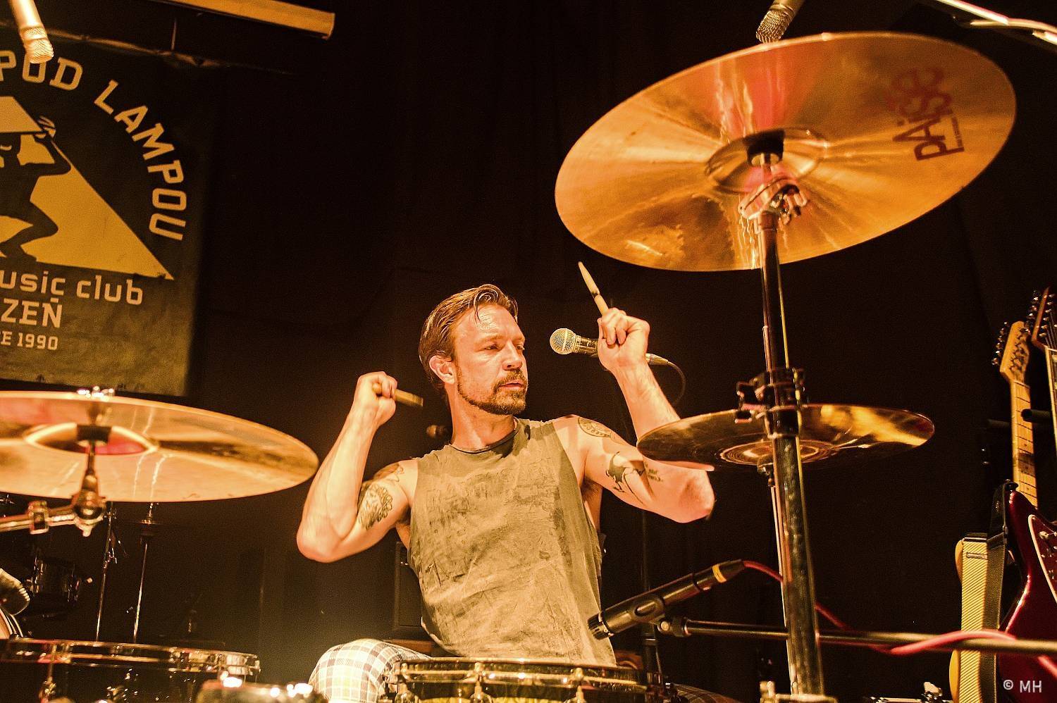 Večer plný punku. A Clan of Wolves a Arrogant Twins zakončili v Plzni společné turné