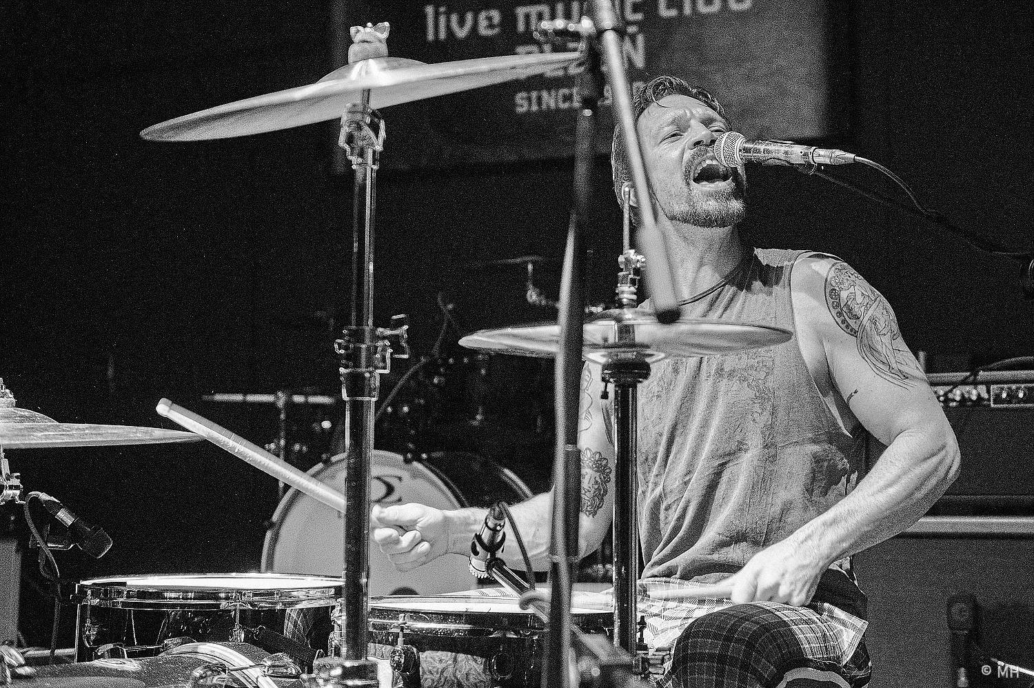 Večer plný punku. A Clan of Wolves a Arrogant Twins zakončili v Plzni společné turné