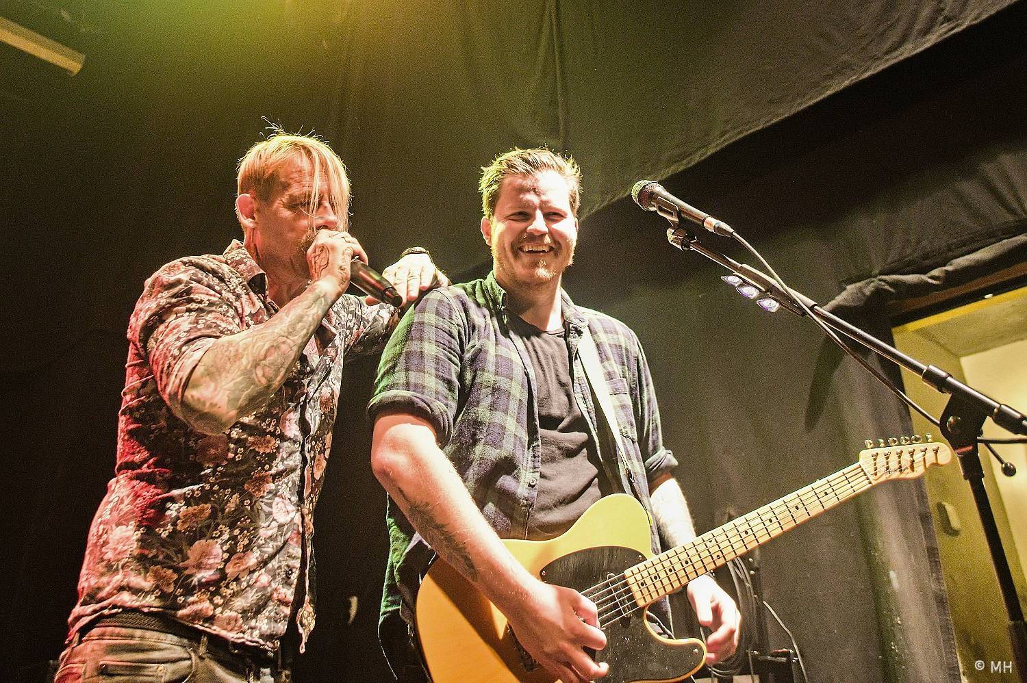 Večer plný punku. A Clan of Wolves a Arrogant Twins zakončili v Plzni společné turné