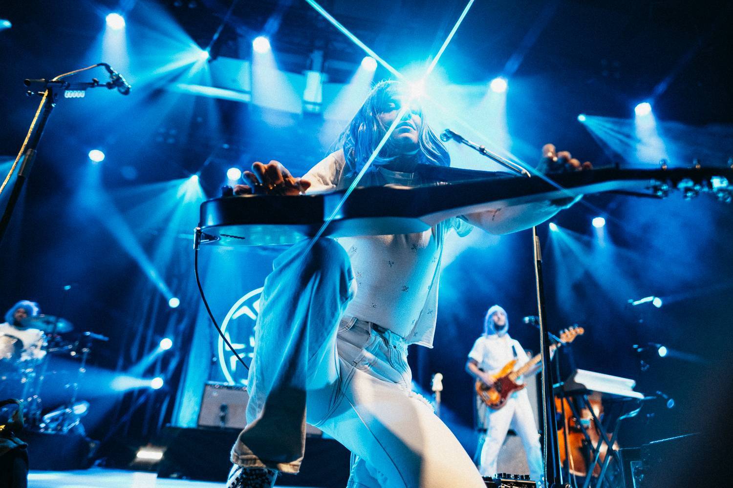 Rok 2023 objektivem fotografů | Tereza Slowiková se vyřádila na Colours a Szigetu. Fotila Billie Eilish, Macklemora i Ewu Farnou