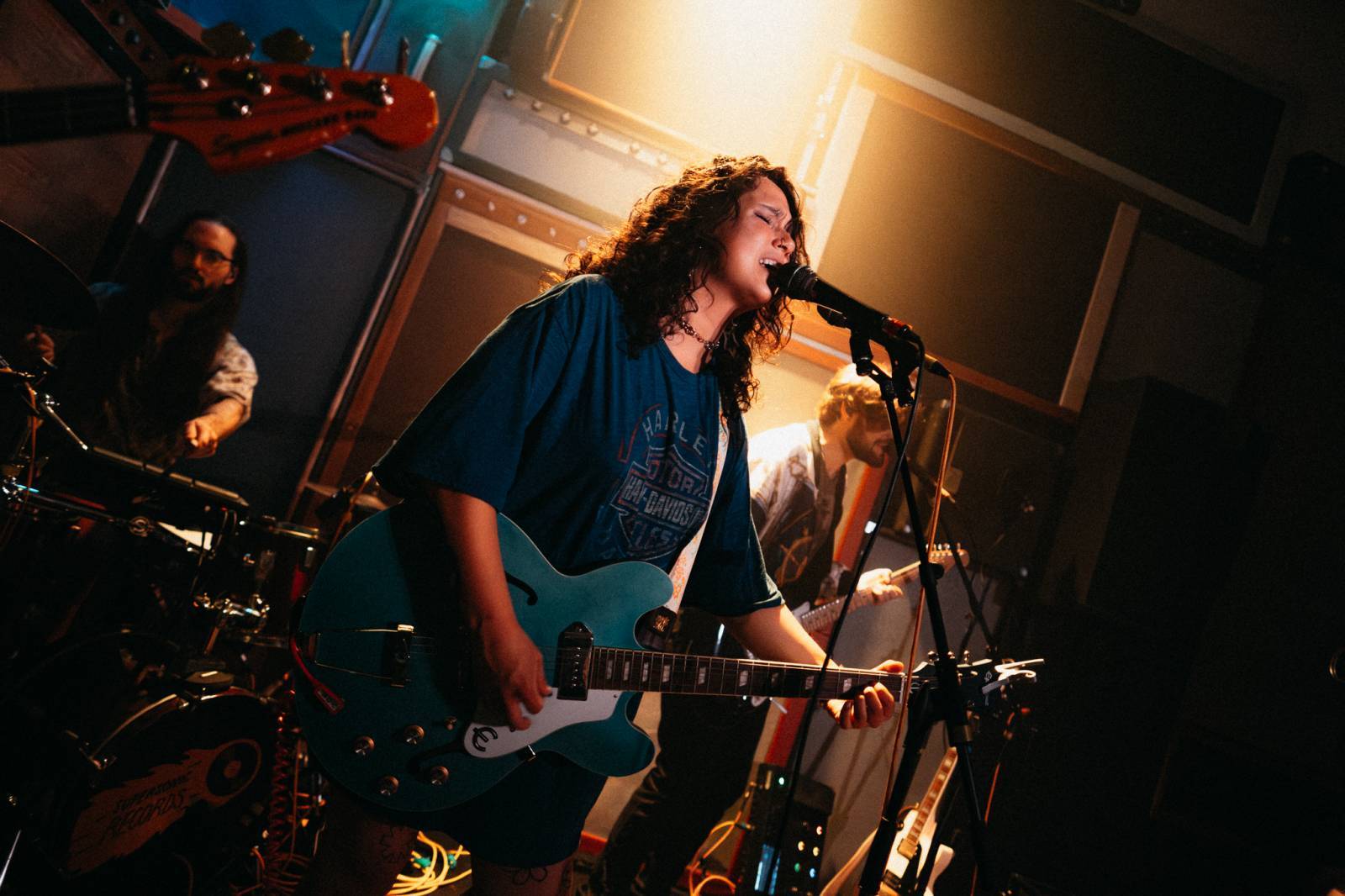 Rok 2023 objektivem fotografů | Tereza Slowiková se vyřádila na Colours a Szigetu. Fotila Billie Eilish, Macklemora i Ewu Farnou