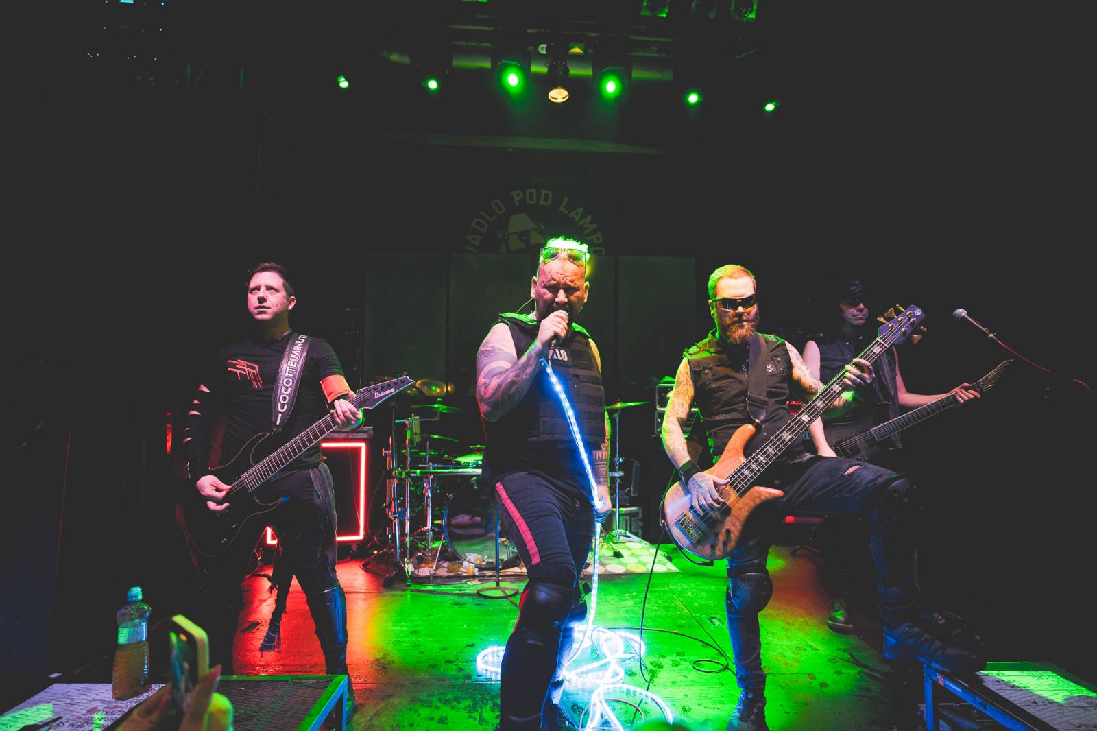 Rok 2023 objektivem fotografů | Jana Braunová si zase užívá focení. Její hledáček si našel SKYND, Kosheen, Cocotte Minute, Vojtu Dyka i Monkey Business