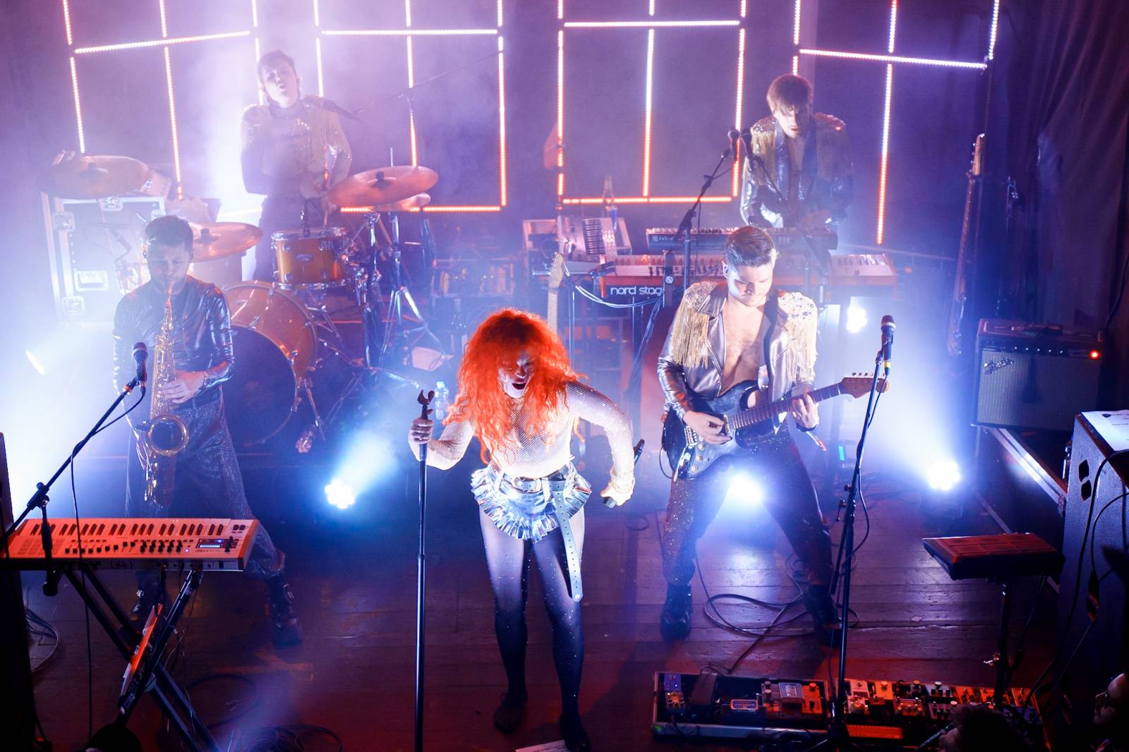 Rok 2023 objektivem fotografů | Jana Braunová si zase užívá focení. Její hledáček si našel SKYND, Kosheen, Cocotte Minute, Vojtu Dyka i Monkey Business