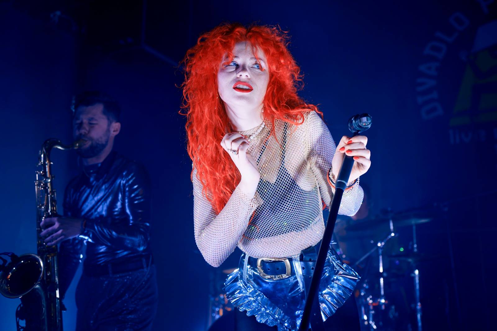 Rok 2023 objektivem fotografů | Jana Braunová si zase užívá focení. Její hledáček si našel SKYND, Kosheen, Cocotte Minute, Vojtu Dyka i Monkey Business