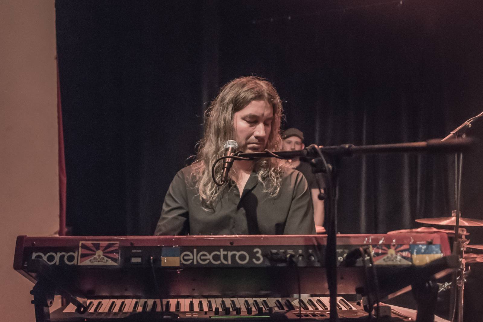 Luboš Pospíšil zakončil svůj koncertní rok v Malostranské besedě, připomněl 40 let od vydání debutového alba