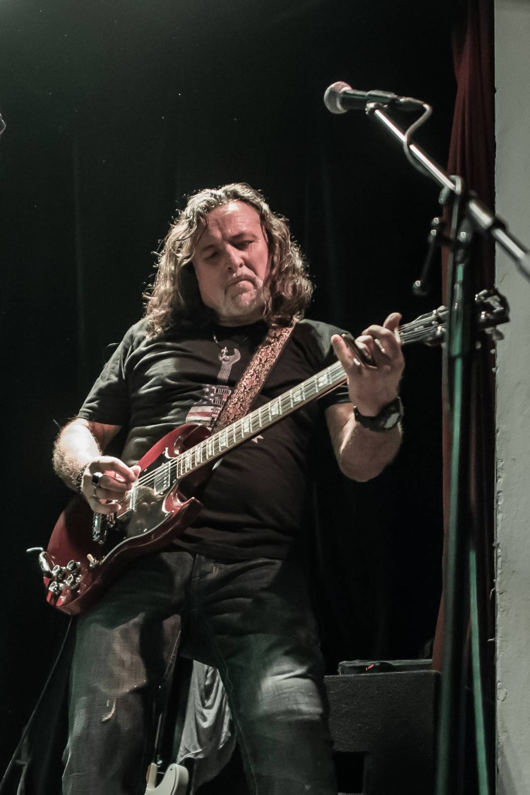 Luboš Pospíšil zakončil svůj koncertní rok v Malostranské besedě, připomněl 40 let od vydání debutového alba