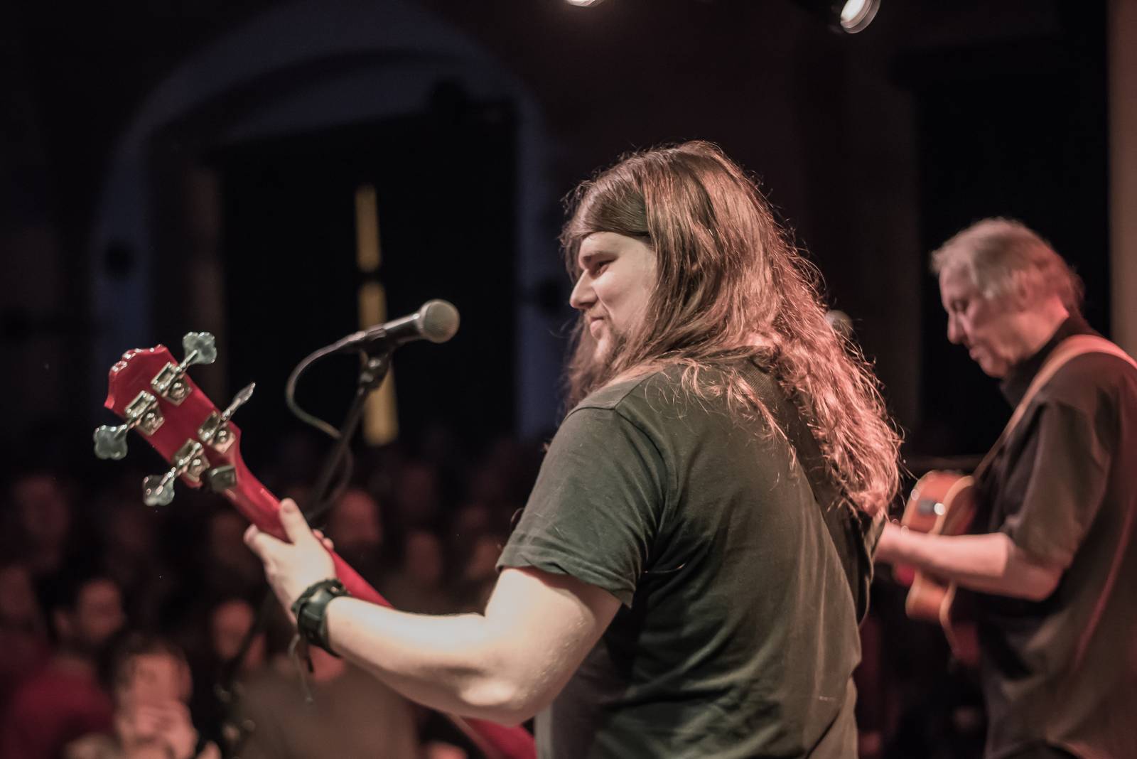 Luboš Pospíšil zakončil svůj koncertní rok v Malostranské besedě, připomněl 40 let od vydání debutového alba