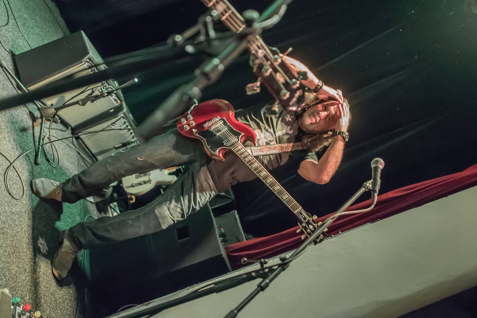 Luboš Pospíšil zakončil svůj koncertní rok v Malostranské besedě, připomněl 40 let od vydání debutového alba