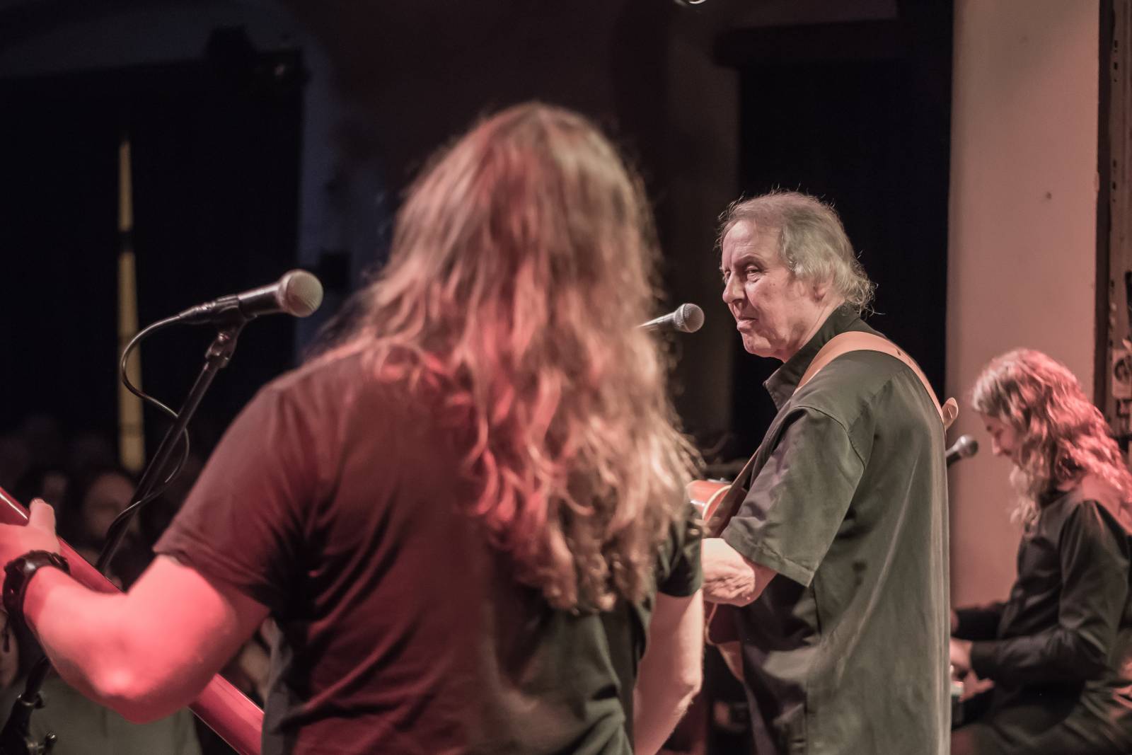 Luboš Pospíšil zakončil svůj koncertní rok v Malostranské besedě, připomněl 40 let od vydání debutového alba