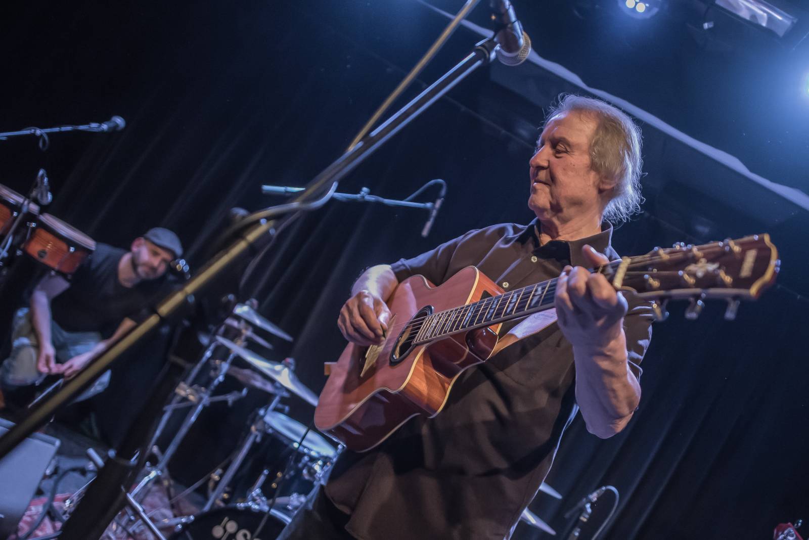 Luboš Pospíšil zakončil svůj koncertní rok v Malostranské besedě, připomněl 40 let od vydání debutového alba