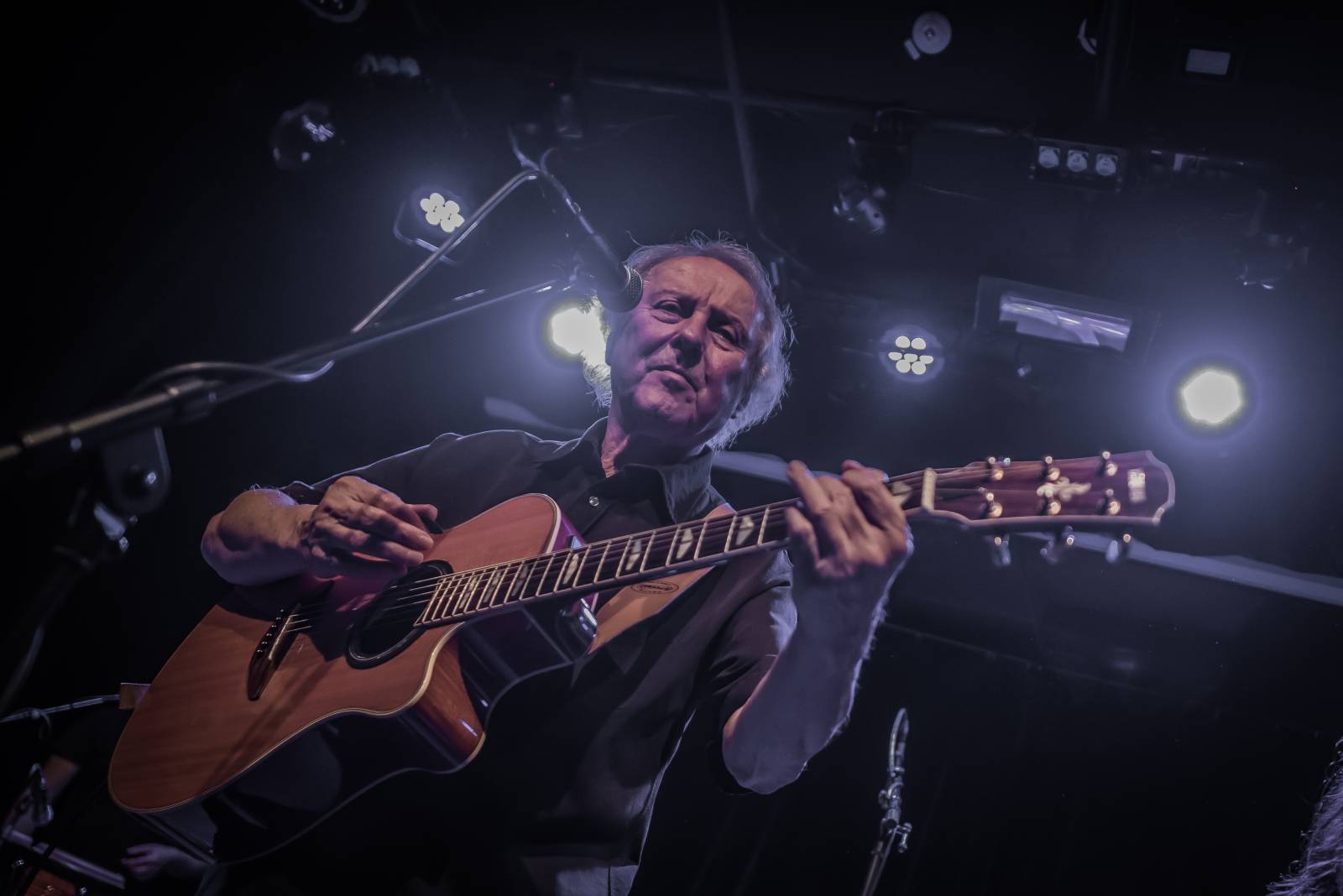 Luboš Pospíšil zakončil svůj koncertní rok v Malostranské besedě, připomněl 40 let od vydání debutového alba