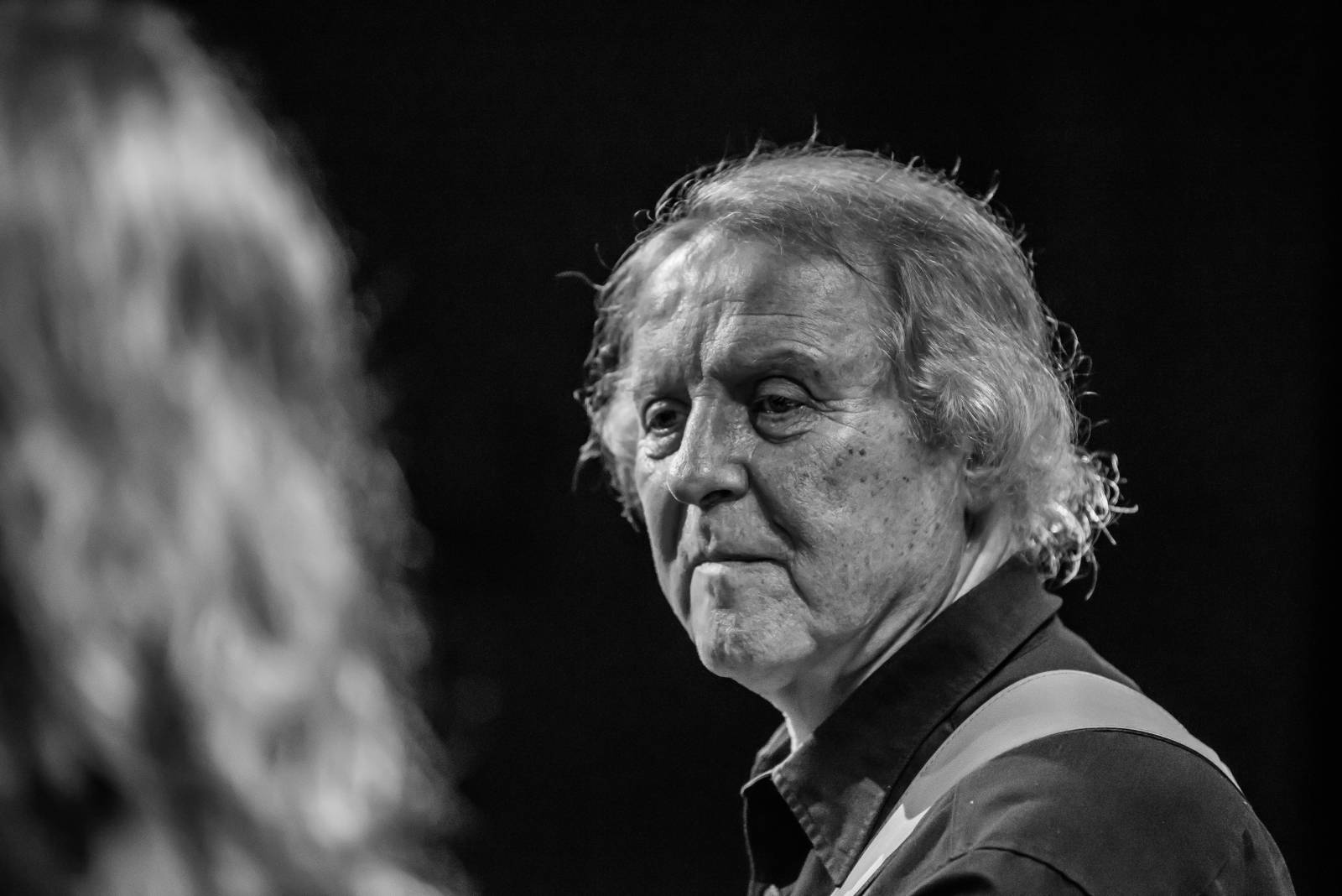 Luboš Pospíšil zakončil svůj koncertní rok v Malostranské besedě, připomněl 40 let od vydání debutového alba