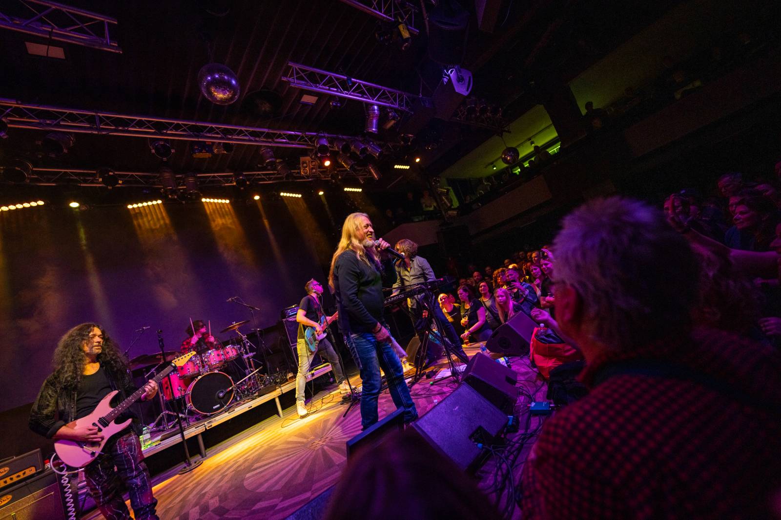 Kamil Střihavka pokračuje v tradici, na povánoční koncert si pozval Davida Kollera