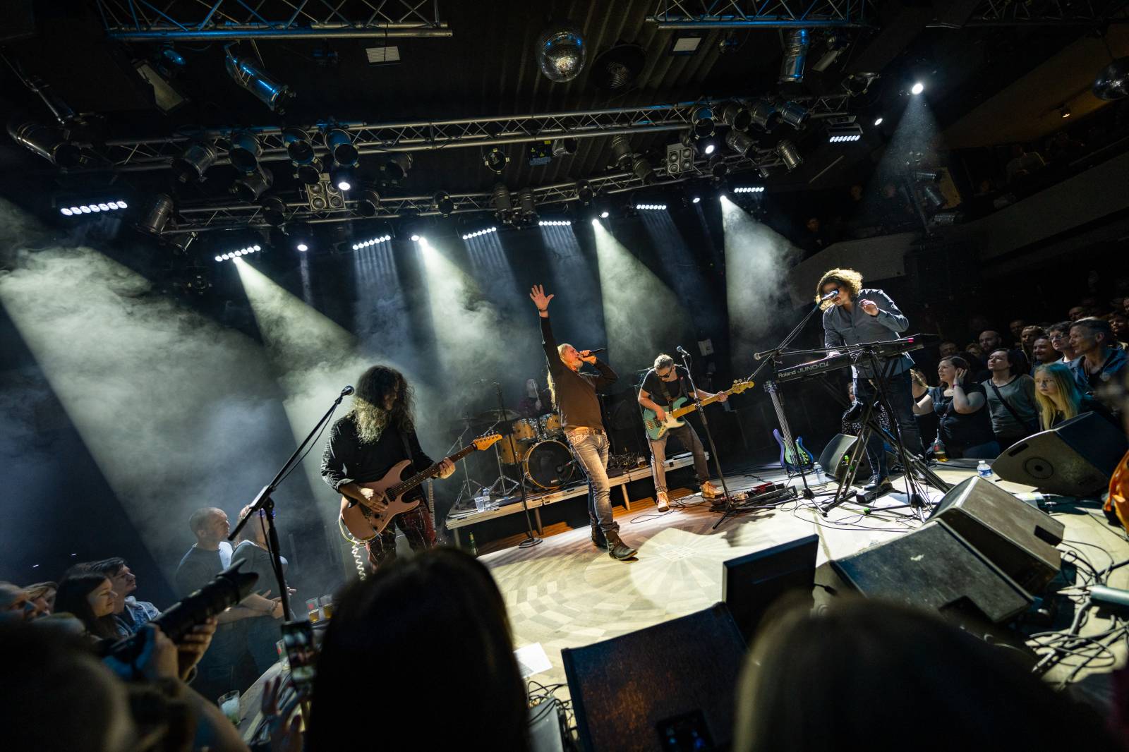 Kamil Střihavka pokračuje v tradici, na povánoční koncert si pozval Davida Kollera