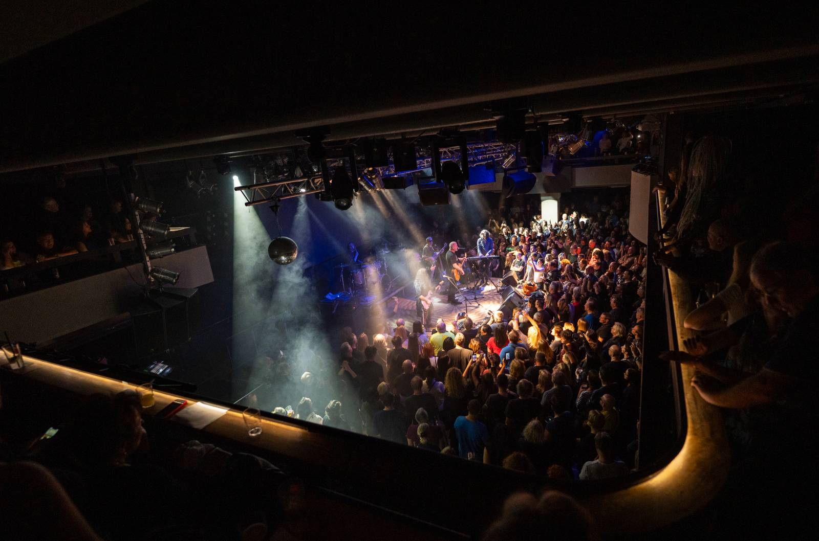 Kamil Střihavka pokračuje v tradici, na povánoční koncert si pozval Davida Kollera