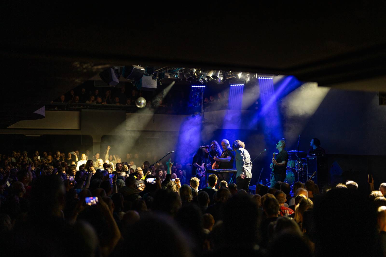 Kamil Střihavka pokračuje v tradici, na povánoční koncert si pozval Davida Kollera