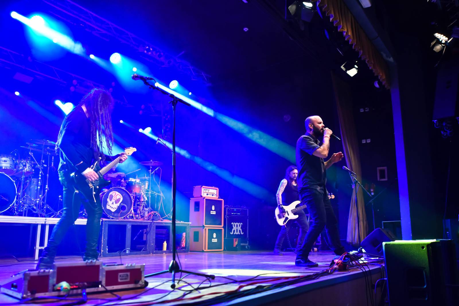 Krucipüsk v Plzni představil nové album, v Šeříkovce zatápěly pod kotlem i Kurtizány z 25. Avenue