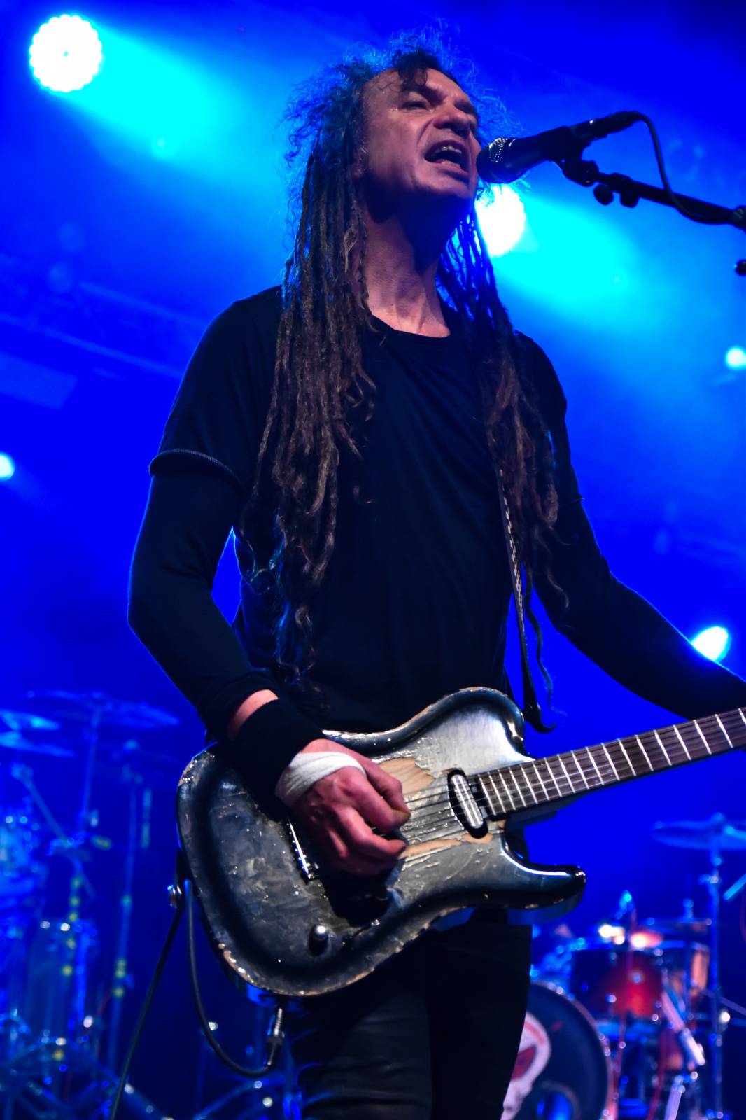 Krucipüsk v Plzni představil nové album, v Šeříkovce zatápěly pod kotlem i Kurtizány z 25. Avenue