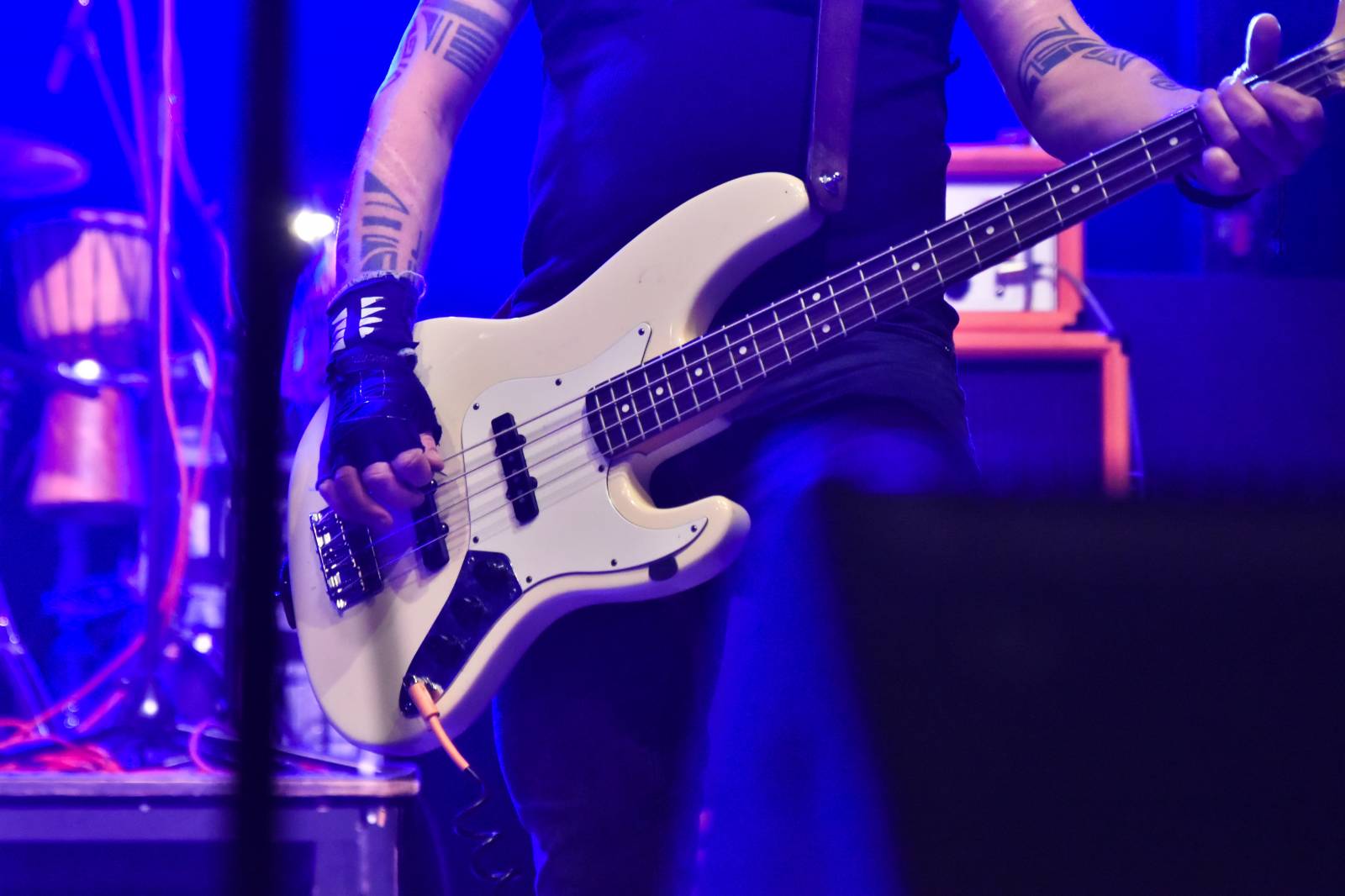 Krucipüsk v Plzni představil nové album, v Šeříkovce zatápěly pod kotlem i Kurtizány z 25. Avenue