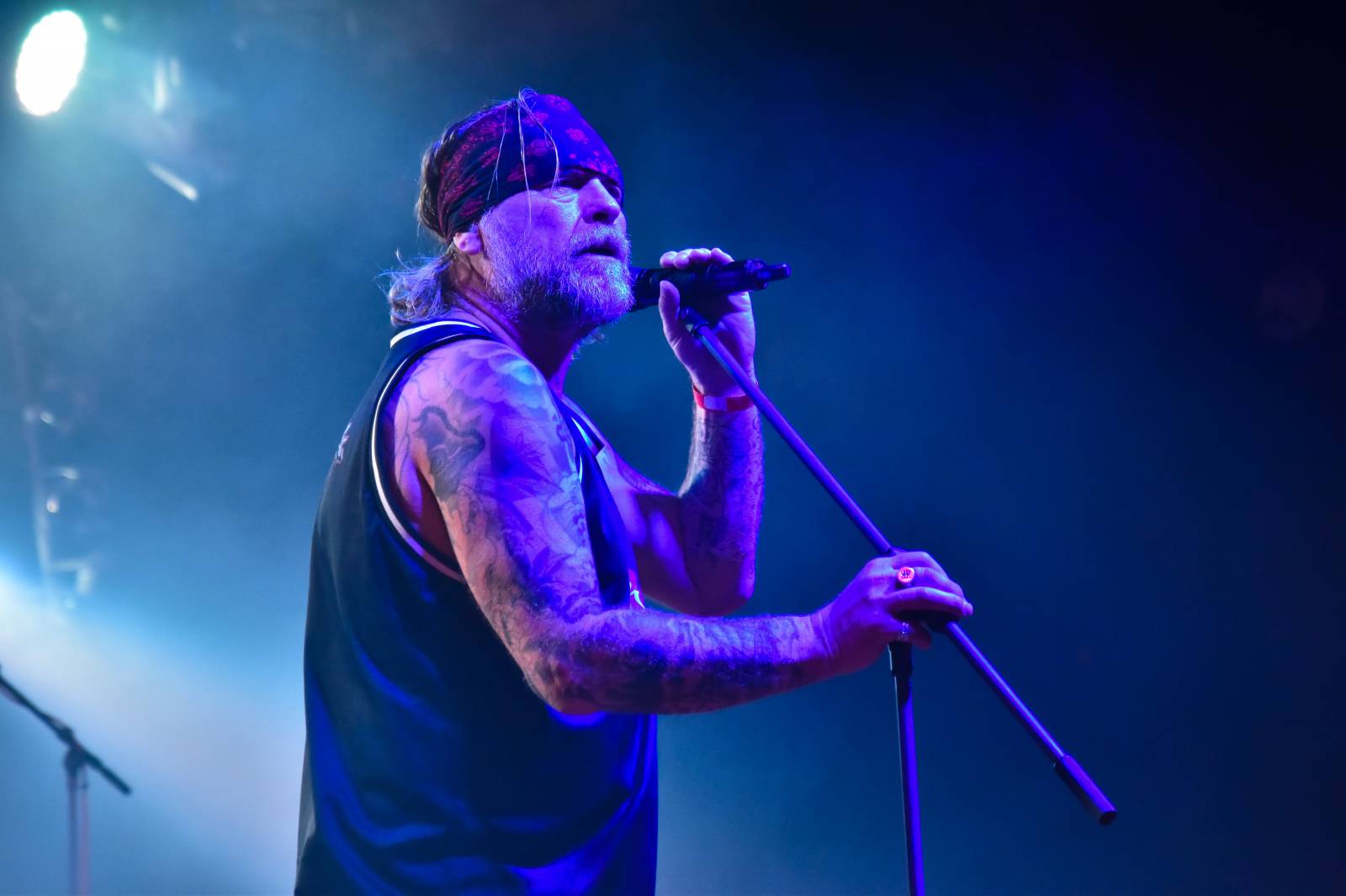 Krucipüsk v Plzni představil nové album, v Šeříkovce zatápěly pod kotlem i Kurtizány z 25. Avenue