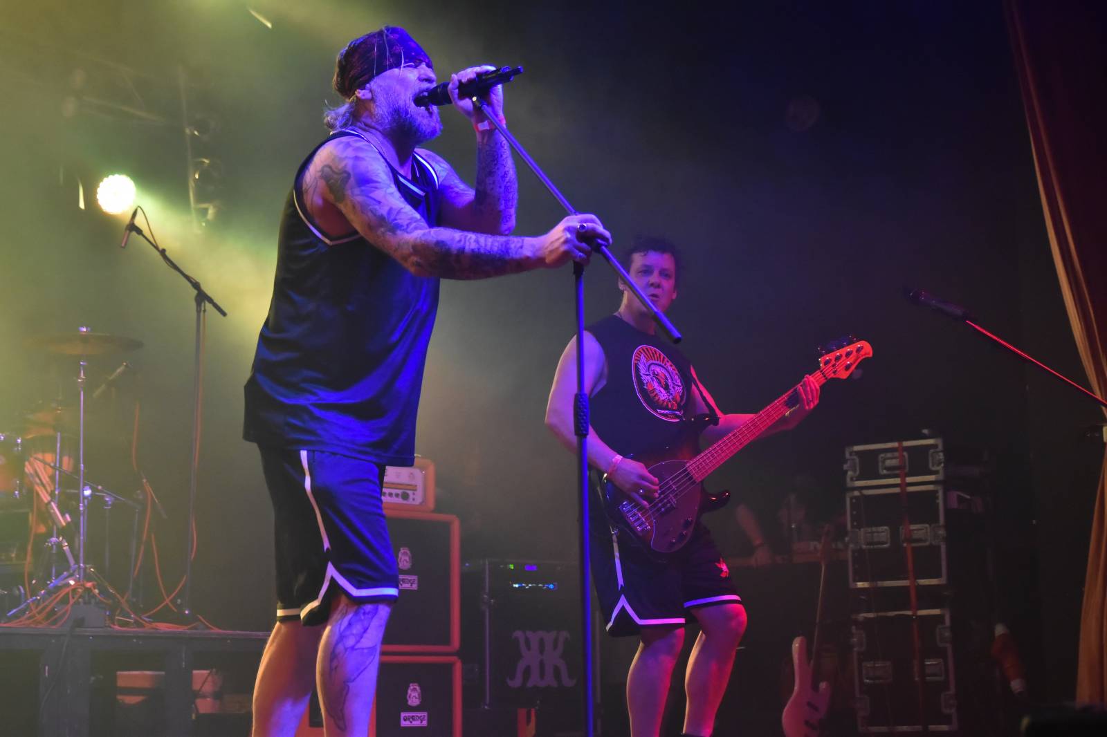 Krucipüsk v Plzni představil nové album, v Šeříkovce zatápěly pod kotlem i Kurtizány z 25. Avenue