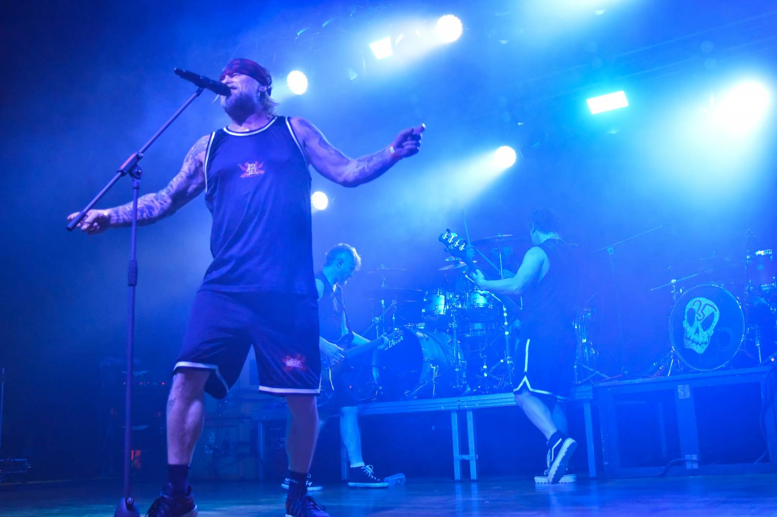 Krucipüsk v Plzni představil nové album, v Šeříkovce zatápěly pod kotlem i Kurtizány z 25. Avenue