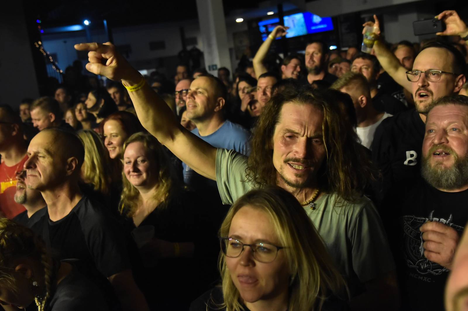 Krucipüsk v Plzni představil nové album, v Šeříkovce zatápěly pod kotlem i Kurtizány z 25. Avenue