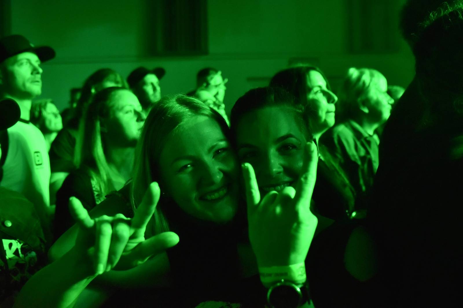 Krucipüsk v Plzni představil nové album, v Šeříkovce zatápěly pod kotlem i Kurtizány z 25. Avenue