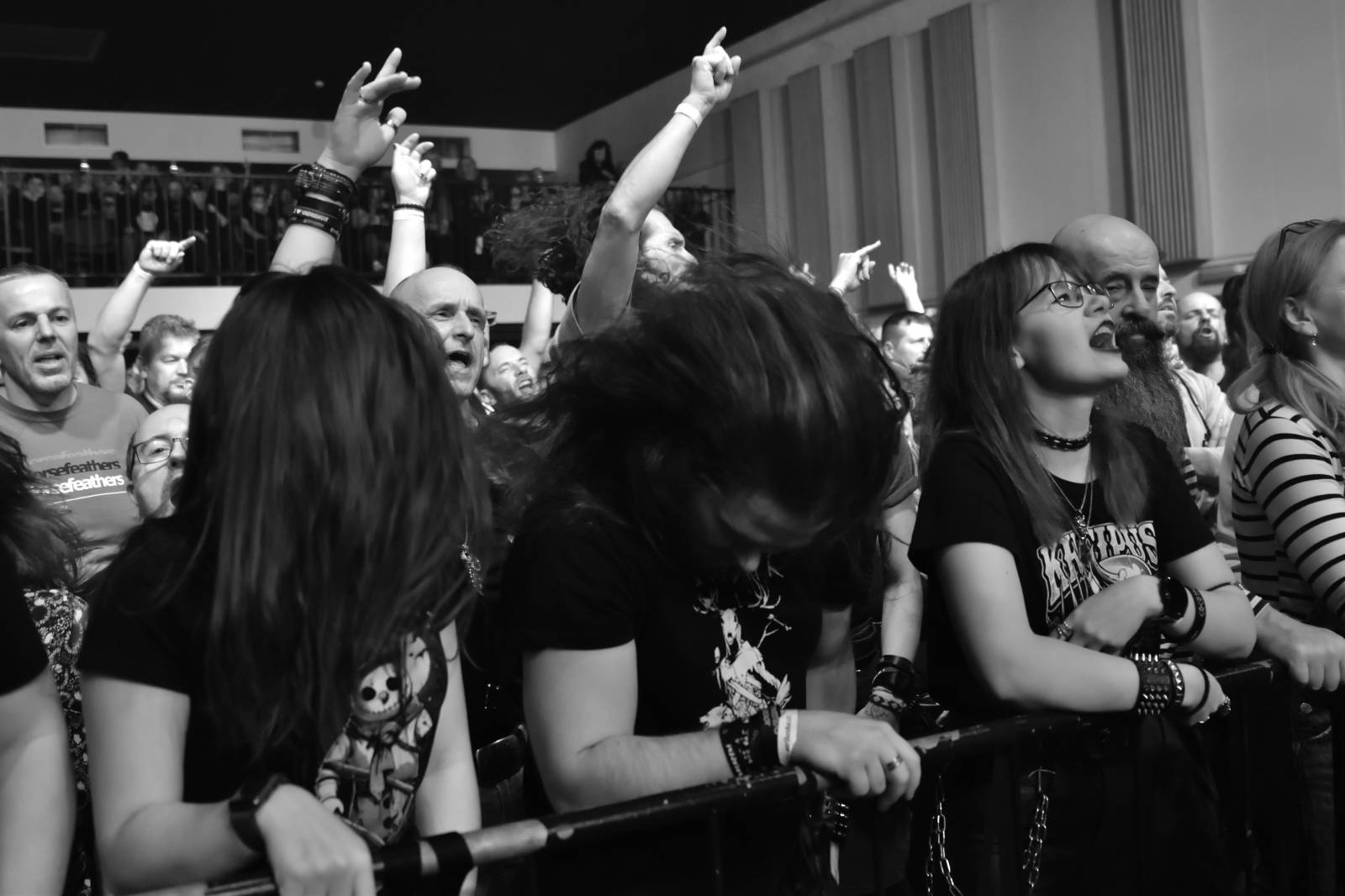 Krucipüsk v Plzni představil nové album, v Šeříkovce zatápěly pod kotlem i Kurtizány z 25. Avenue