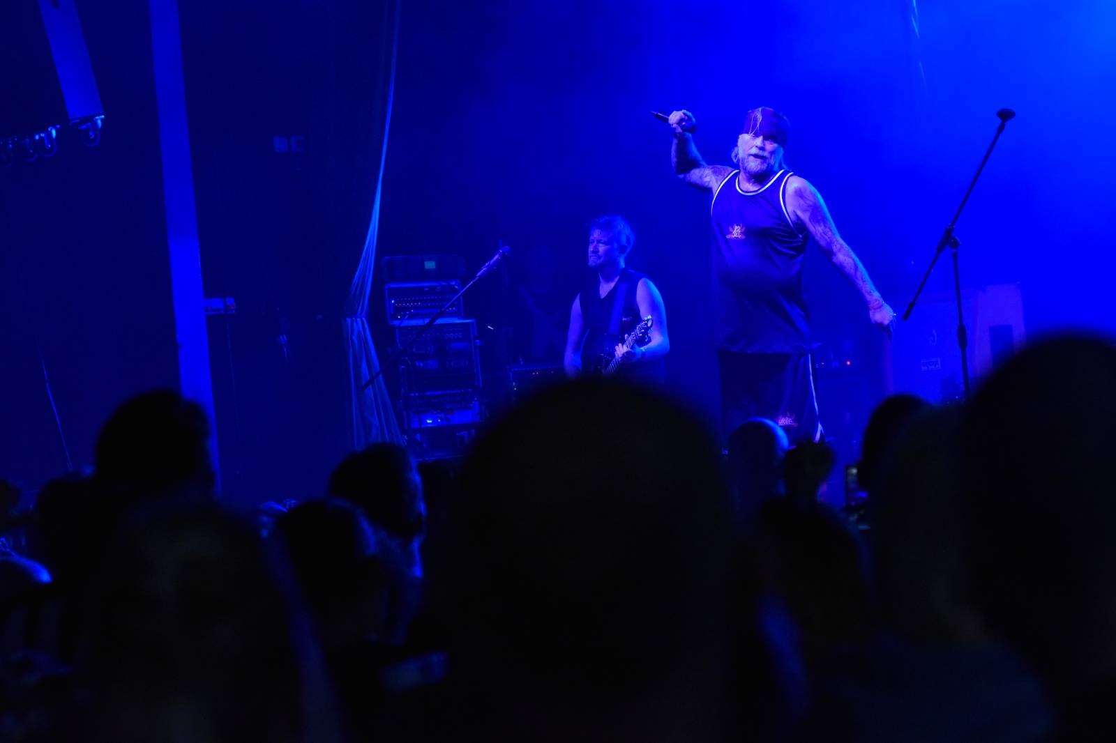 Krucipüsk v Plzni představil nové album, v Šeříkovce zatápěly pod kotlem i Kurtizány z 25. Avenue