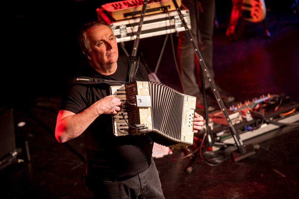 Nasazení Čechomoru ocenili návštěvníci Divadla Hybernia potleskem vestoje