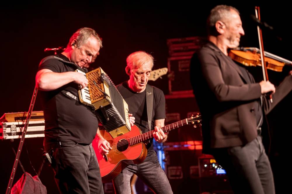 Nasazení Čechomoru ocenili návštěvníci Divadla Hybernia potleskem vestoje