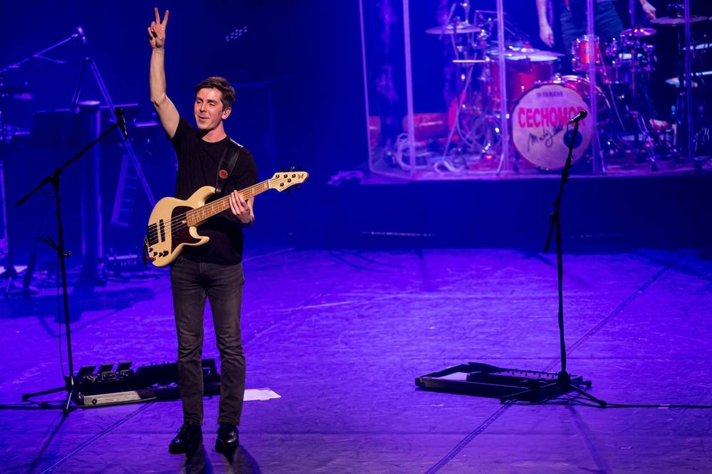 Nasazení Čechomoru ocenili návštěvníci Divadla Hybernia potleskem vestoje