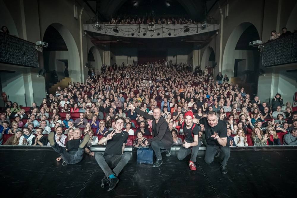 Nasazení Čechomoru ocenili návštěvníci Divadla Hybernia potleskem vestoje