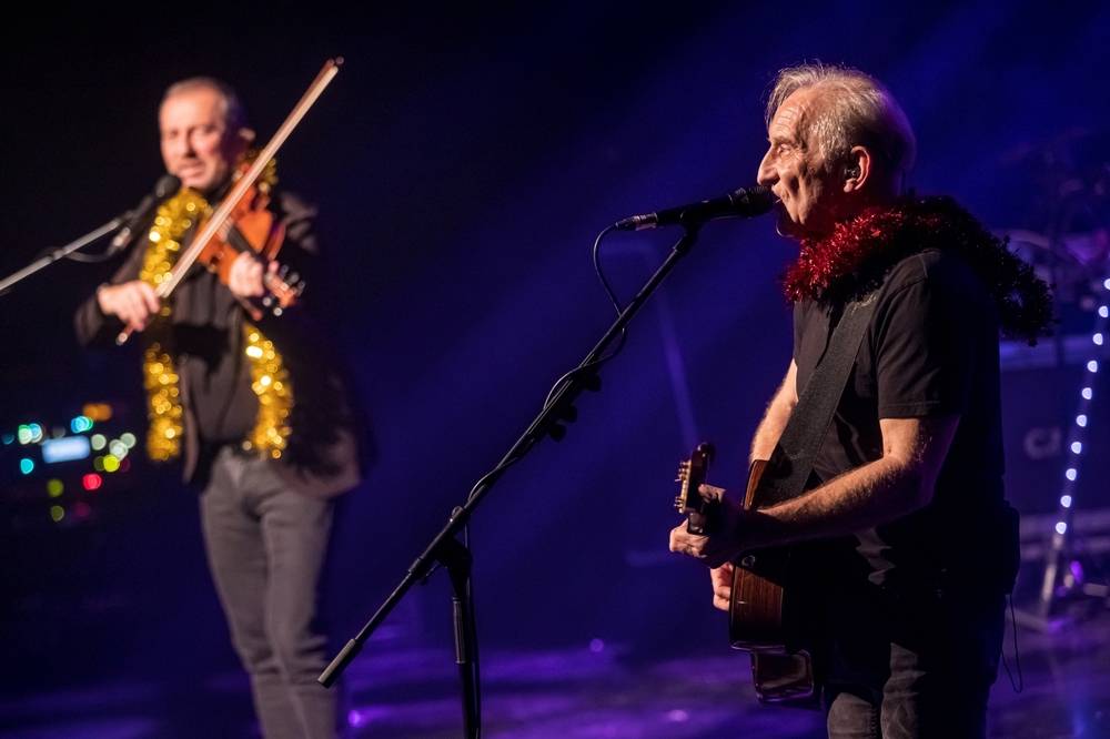 Nasazení Čechomoru ocenili návštěvníci Divadla Hybernia potleskem vestoje
