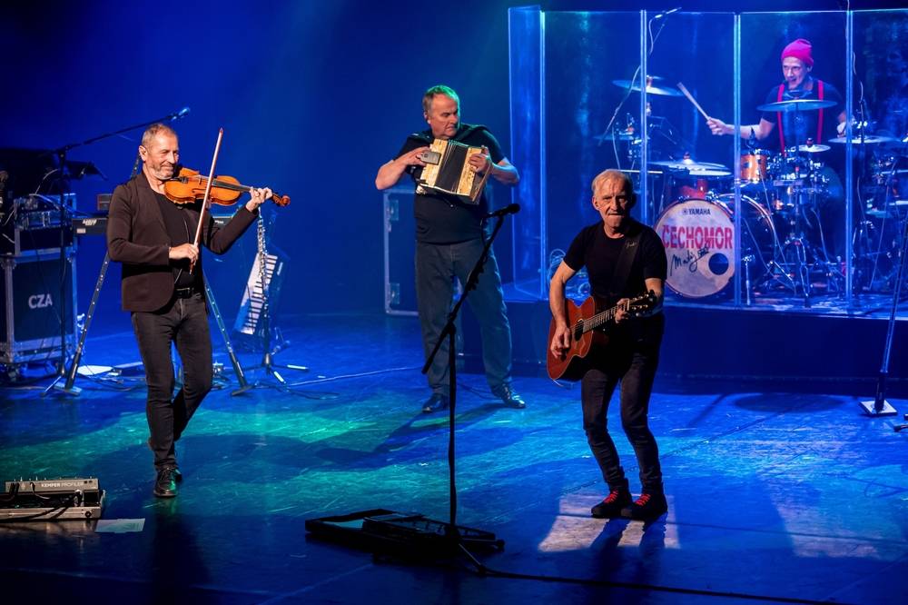 Nasazení Čechomoru ocenili návštěvníci Divadla Hybernia potleskem vestoje