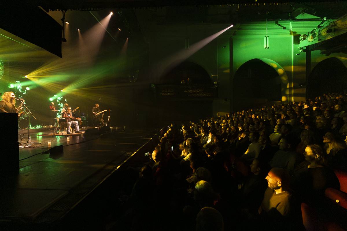  Richard Müller dokázal, že i vsedě se dá odehrát procítěný a strhující koncert