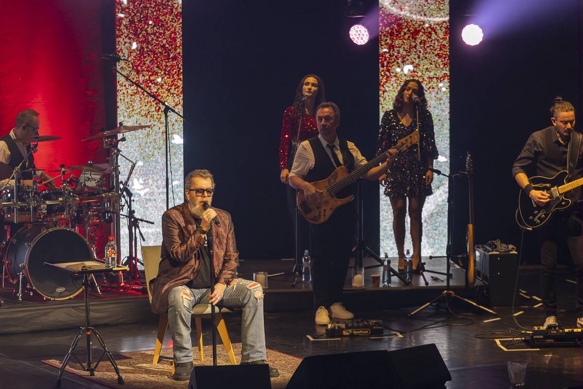  Richard Müller dokázal, že i vsedě se dá odehrát procítěný a strhující koncert