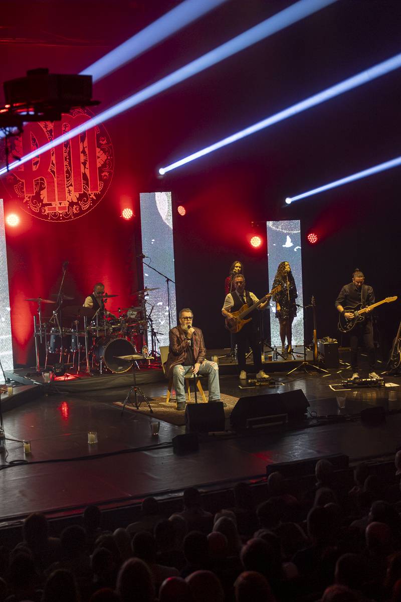  Richard Müller dokázal, že i vsedě se dá odehrát procítěný a strhující koncert