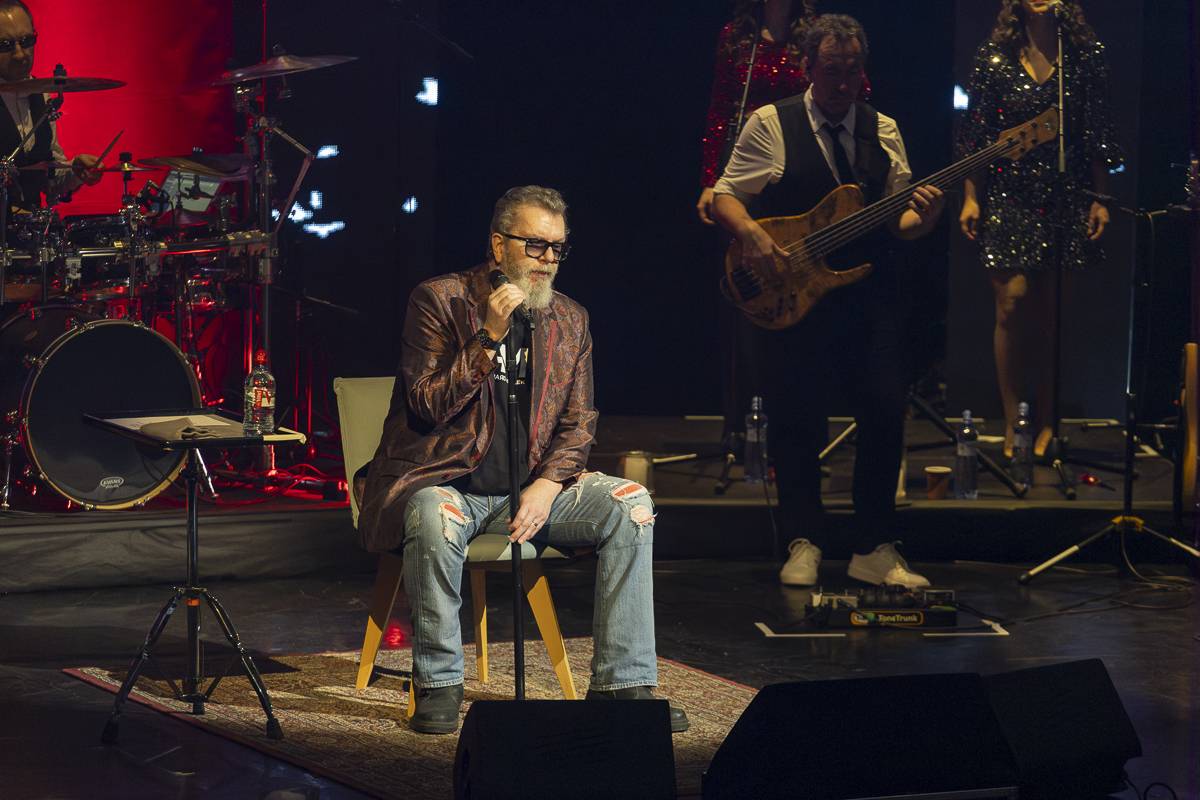  Richard Müller dokázal, že i vsedě se dá odehrát procítěný a strhující koncert