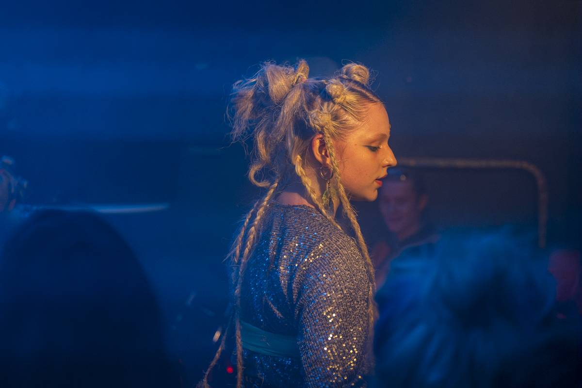 Palácem Akropolis se linula experimentální hudba, Josefina Dusk tam křtila album