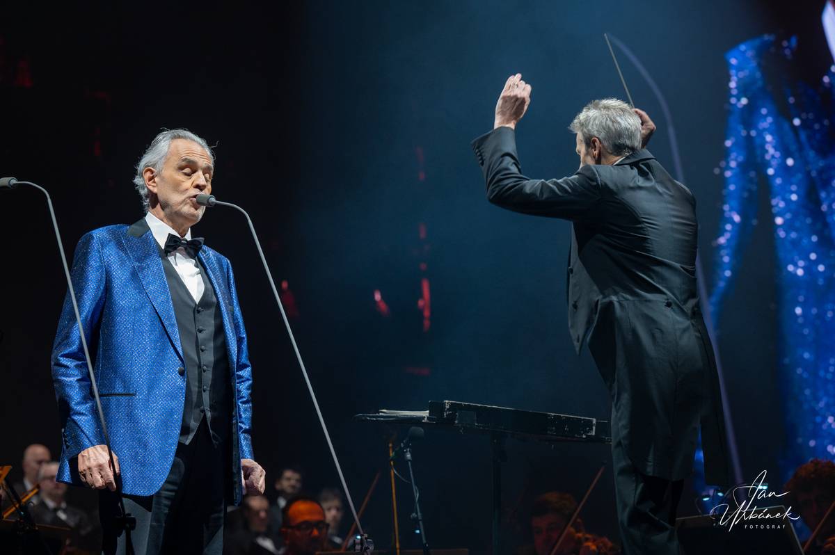 Andrea Bocelli v Praze oslavil třicet let kariéry, doprovázel ho Český národní symfonický orchestr