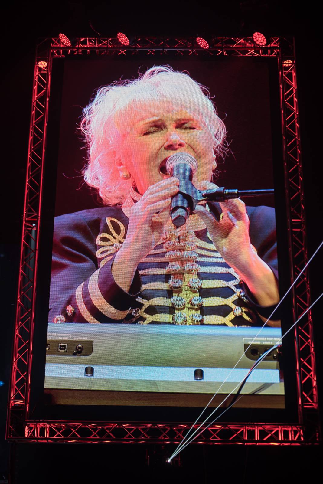 Marika Gombitová svými hity rozplakala i roztančila O2 arenu