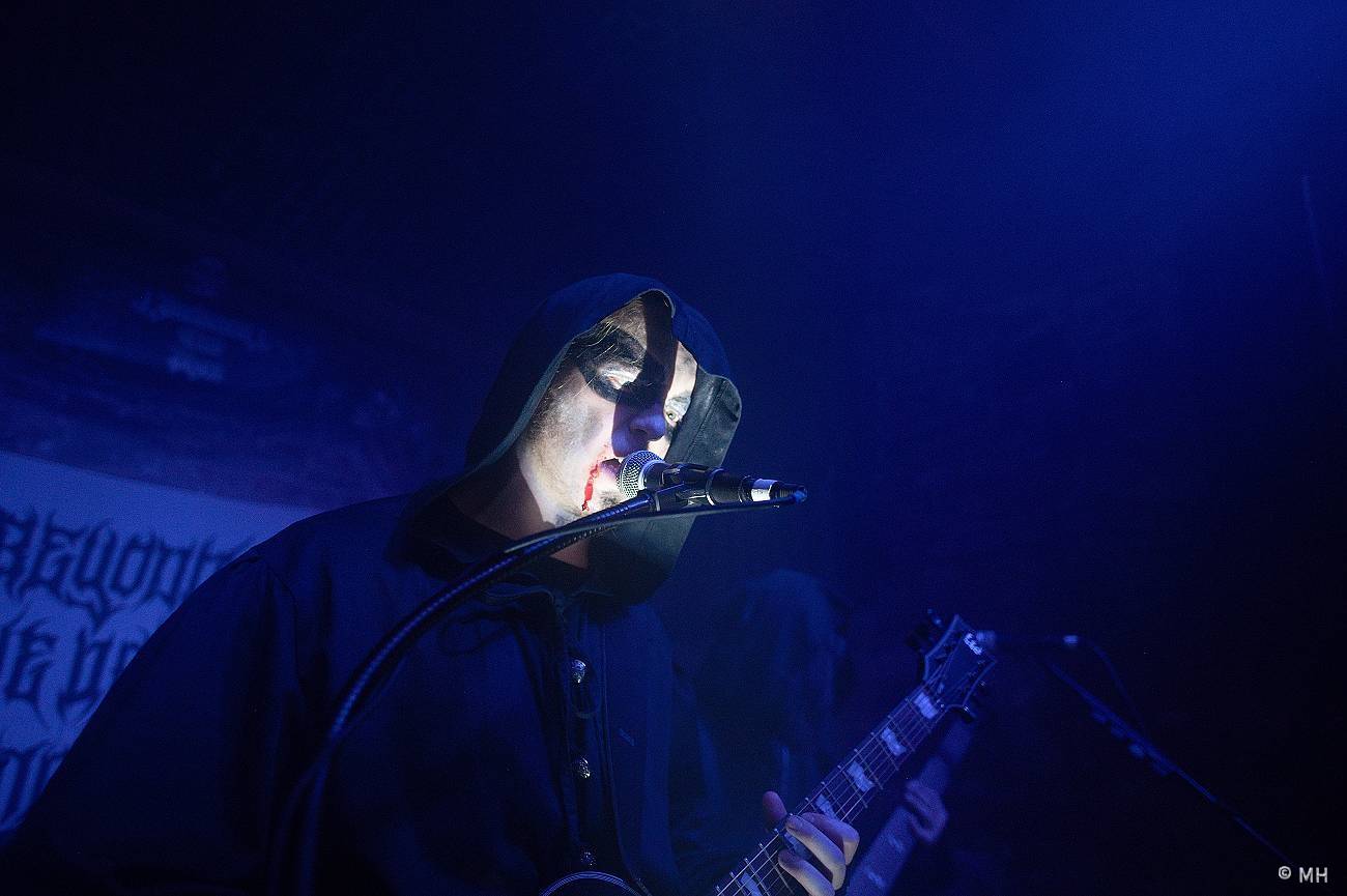 V Plzni se sjeli metalisté, Parlament Club hostil akci Suicide Therapy