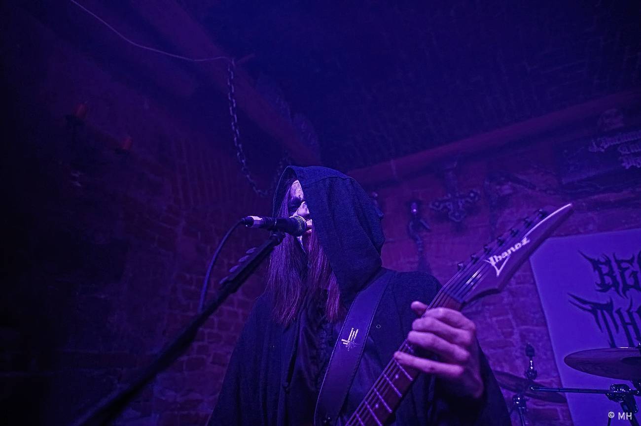 V Plzni se sjeli metalisté, Parlament Club hostil akci Suicide Therapy