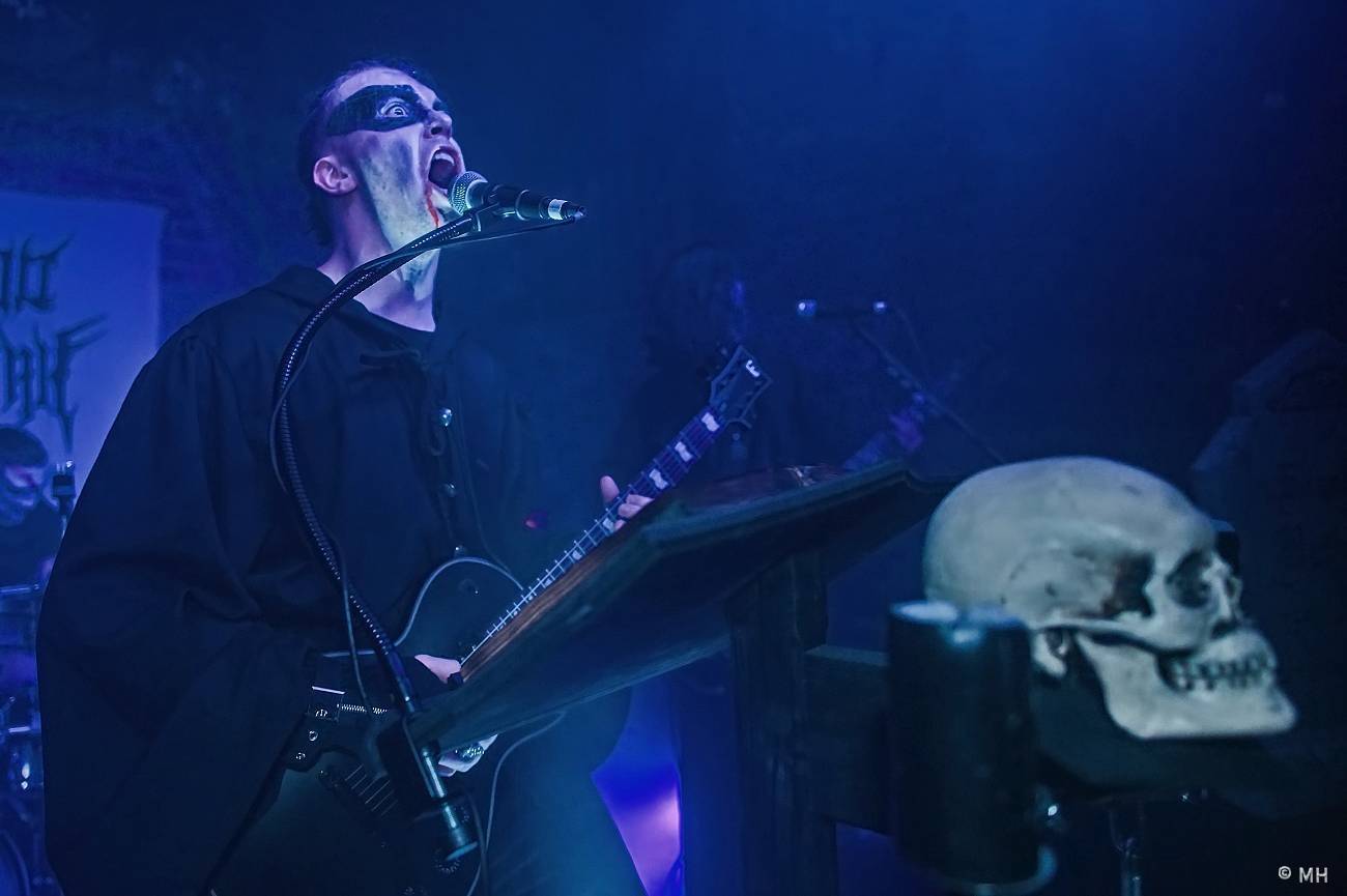 V Plzni se sjeli metalisté, Parlament Club hostil akci Suicide Therapy