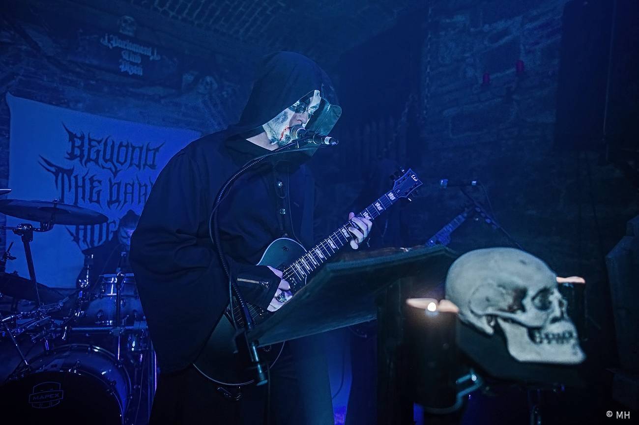 V Plzni se sjeli metalisté, Parlament Club hostil akci Suicide Therapy